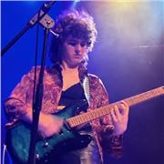 Profesora de guitarra para nivel principiante e intermedio.